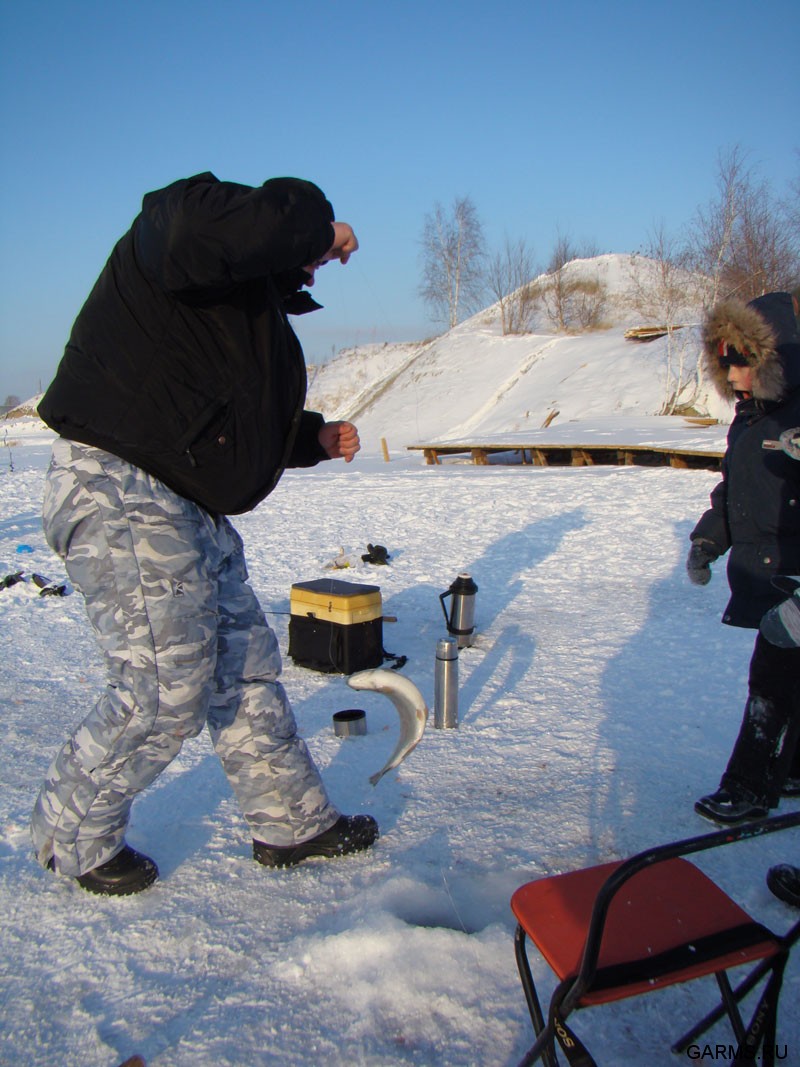 Рыбалка на  озере Бирюзовое январь 2009г. (Челябинская область)