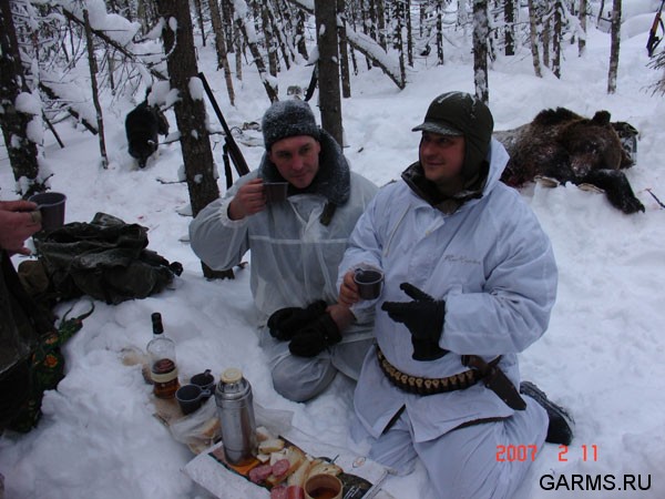 Охота на медведя на берлоге февраль 2007г.  (Республика Коми)