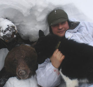 Охота на медведя на берлоге февраль 2007г.  (Республика Коми)