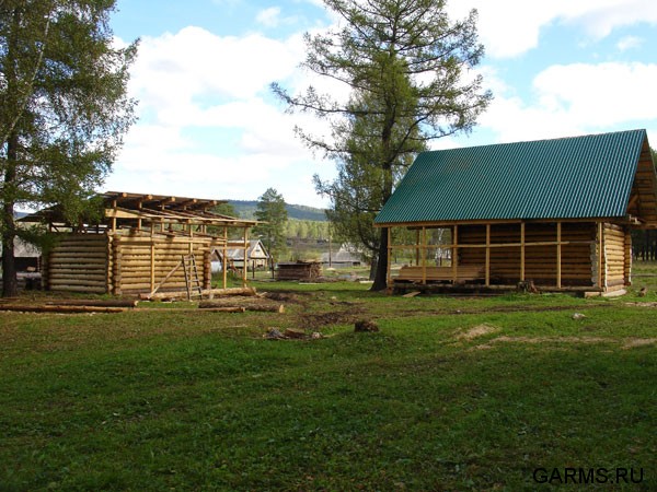 Гостевой дом и баня.