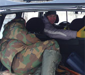 В "нивке" комфортно даже в багажнике...