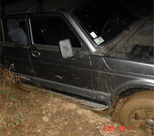 Застряла " Нивка" в уральской тайге...